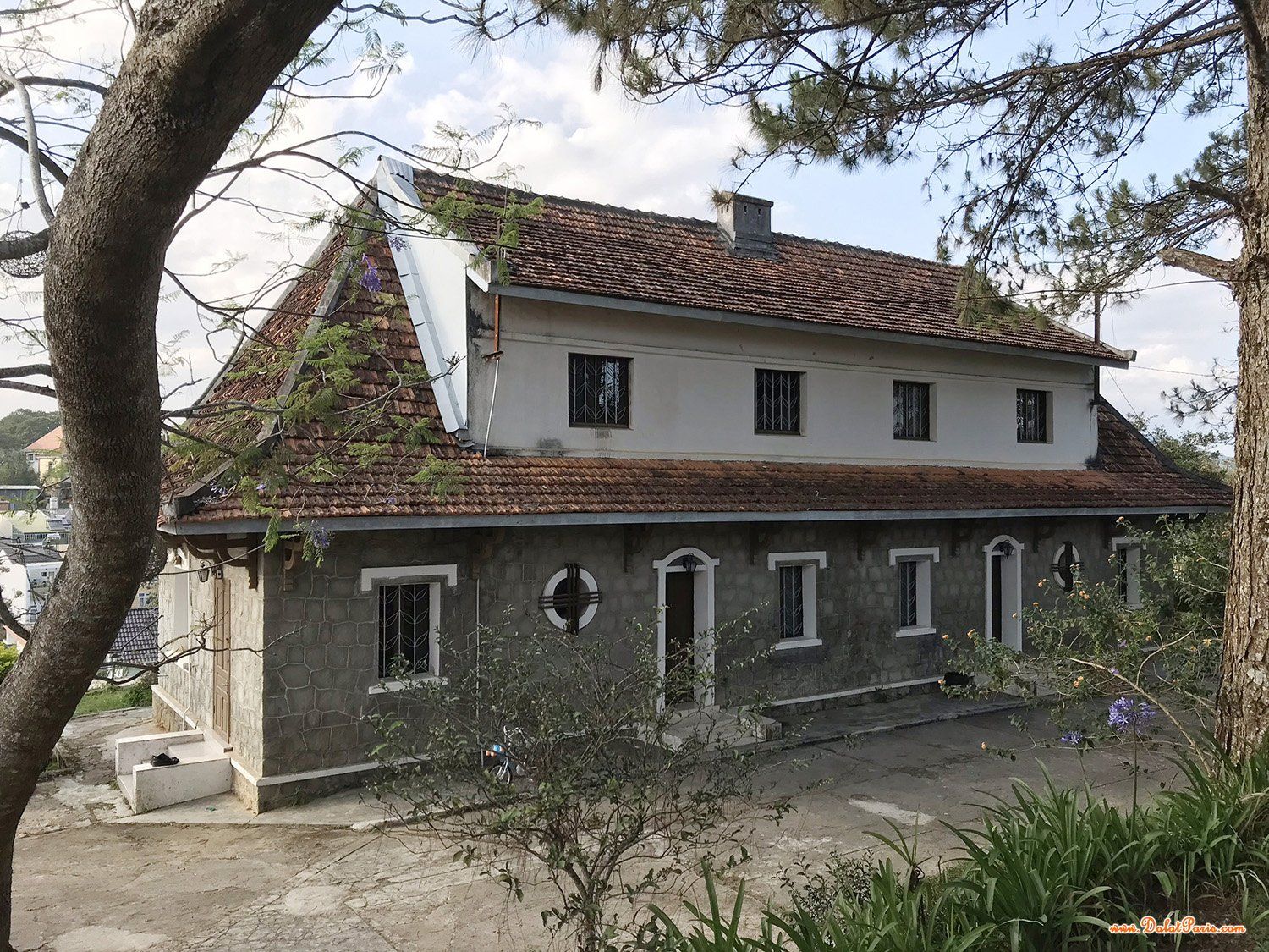 Đất Biệt thự Xuân thọ ngoại ô TP .Đà Lạt, View đồi thông, Đường nhựa ô tô 6m, thích hợp an cư nghĩ dưỡng, kinh doanh cf check in, giá 7,5tỷ