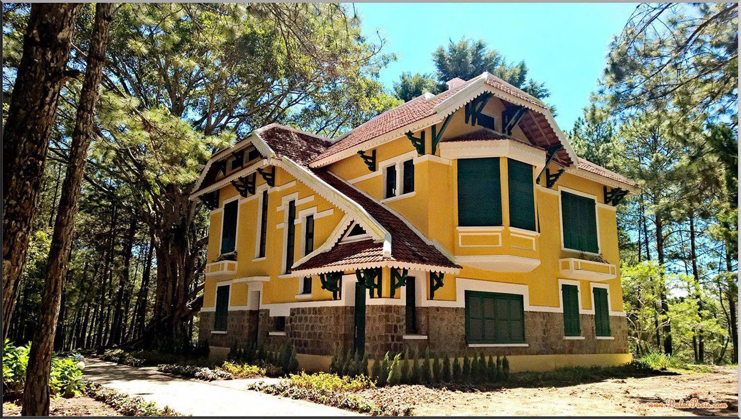 Đất biệt thự đường Lê Hồng Phong, P4, Đà Lạt. Diện tích: 2065m2, 1070m2 thổ cư. Gần trung tâm hành chính tỉnh, cách Hồ Xuân Hương khoản 2km. Giá 135 tỷ