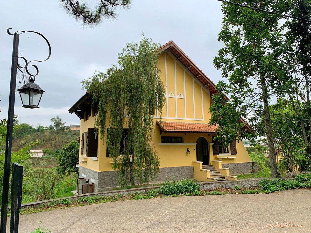 Đất biệt thự đường Tự Phước, P11, Đà Lạt. DT 287.2m2. Cách Hồ Xuân Hương khoản 7.5km, gần vòng xoay Trại Mát. View thông. Đường ô tô. Giá 7.5 tỷ