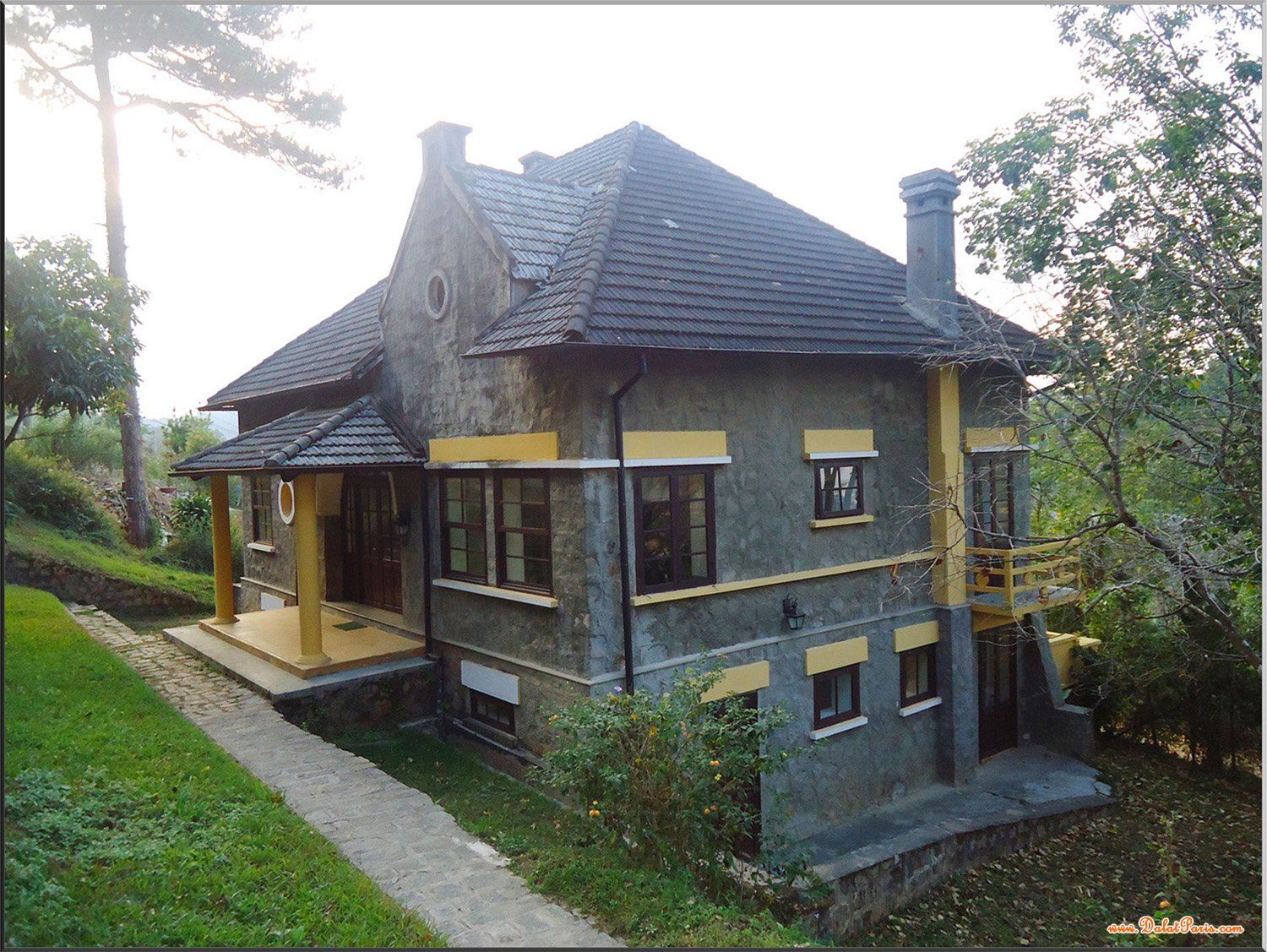 Khách sạn đường nam kỳ khởi nghĩa, phường 1, ngay trung tâm TP ,Đà Lạt, cách hồ xuân hương 500m, cách trục đường chính 70m, thích hợp kinh doanh, an cư, giá 8,5tỷ