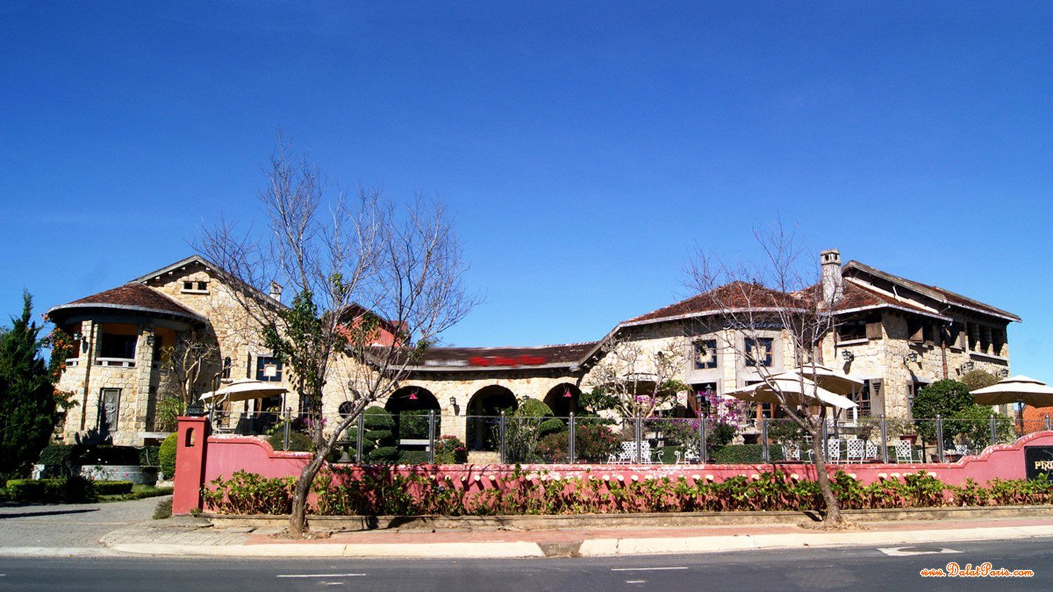 Đâ`t biệt thự Đường nhựa xuân sơn, Phường xuân trường, ngoại ô TP. Đà Lạt,  thích hợp an cư nghỉ dưỡng, view rừng thông, giá 3,9tỷ