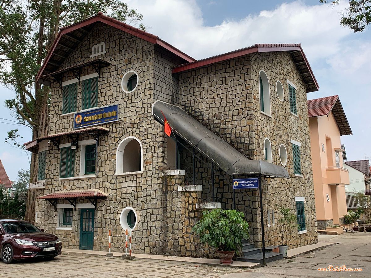 Đất liên kế mặt tiền đường Nam Hồ, ô tô 2 chiều, diện tích 315.7m2, thích hợp đầu tư, an cư. giá bán