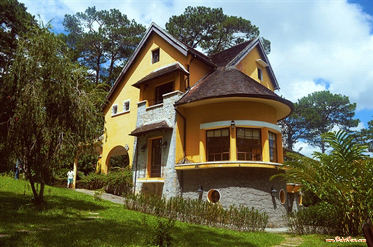 Bán đất tặng căn nhà cấp 4, Đường Quang Trung, Phường 9, gần trung tâm TP. Đà lạt, Diện tích 278m2, trên đất có nhà cấp 4, thích hợp an cư nghỉ dưỡng, giá 17,5tỷ